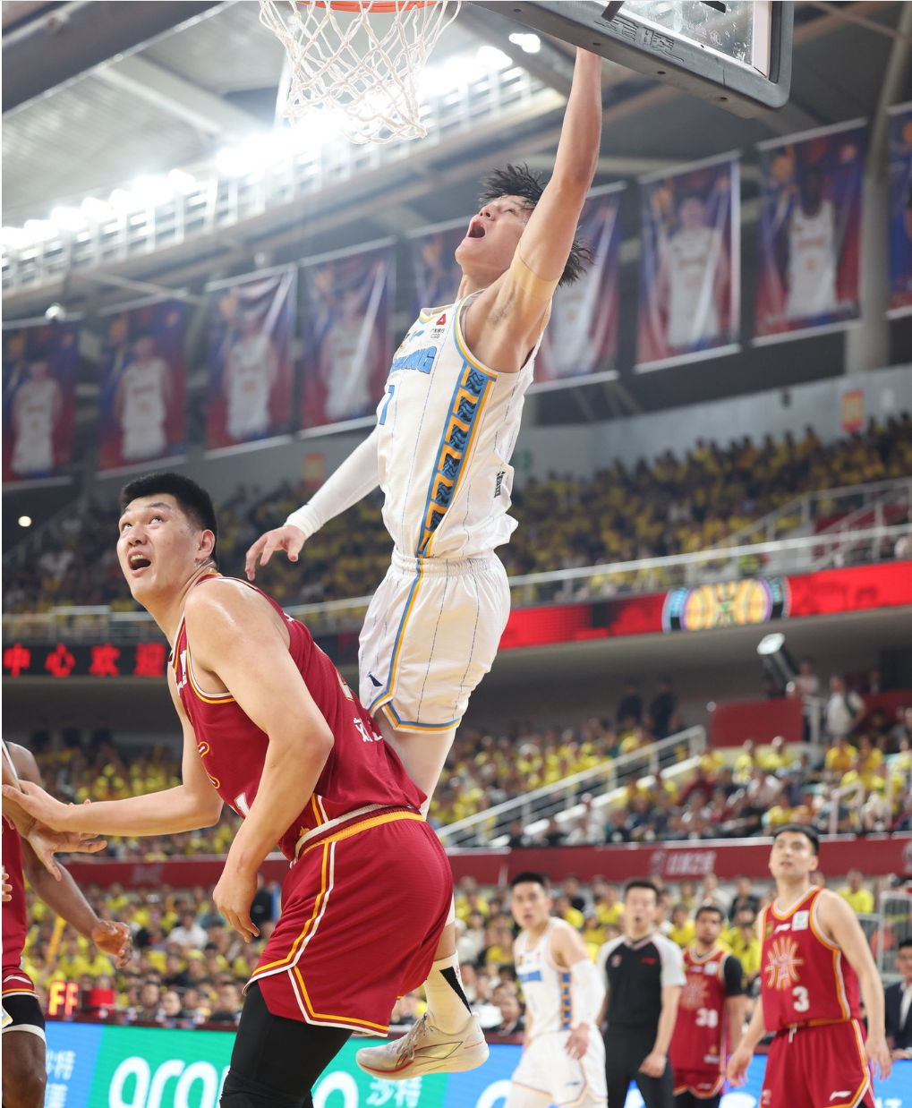 开云娱乐官网-刘传兴:上赛季对曾凡博犯规我问心无愧 不是故意的我不做过多解释