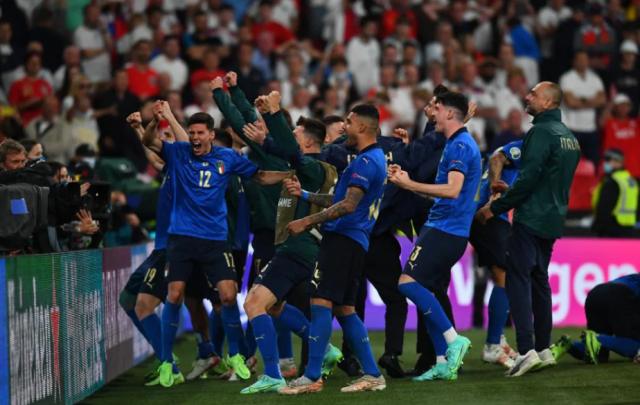 开云娱乐官网-意大利冠军团队评分：满分送给曼奇尼和伟大的他